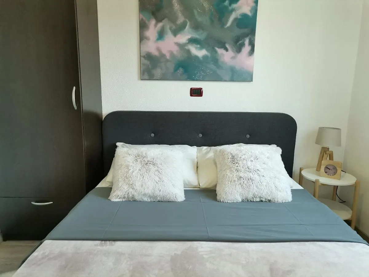 Renato Apartment Basanija