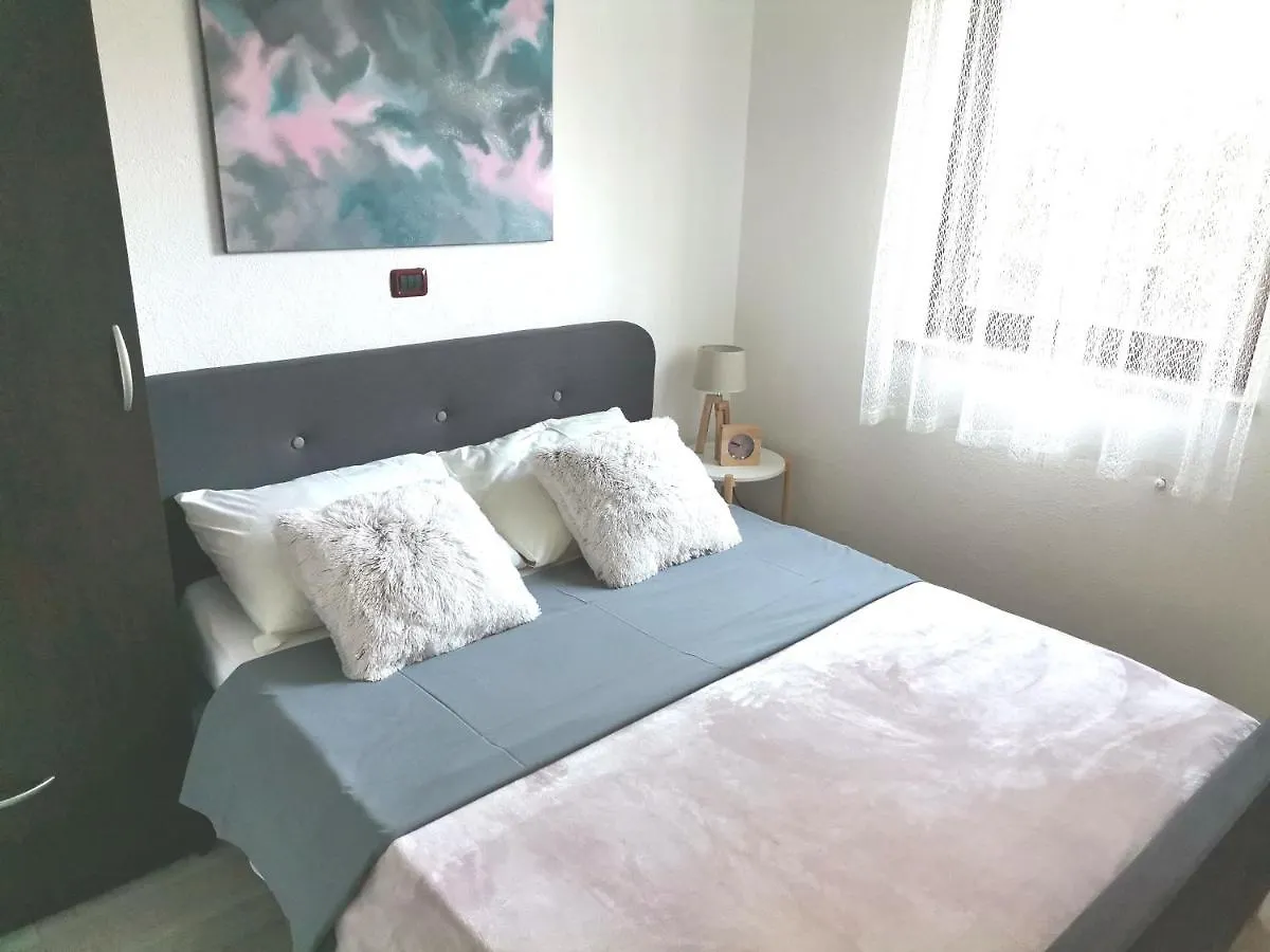 Renato Apartment Basanija Croatia