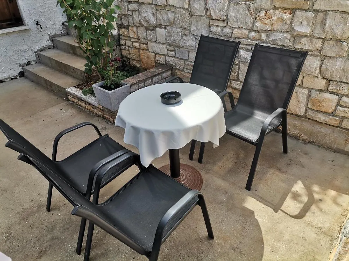 Renato Apartment Basanija