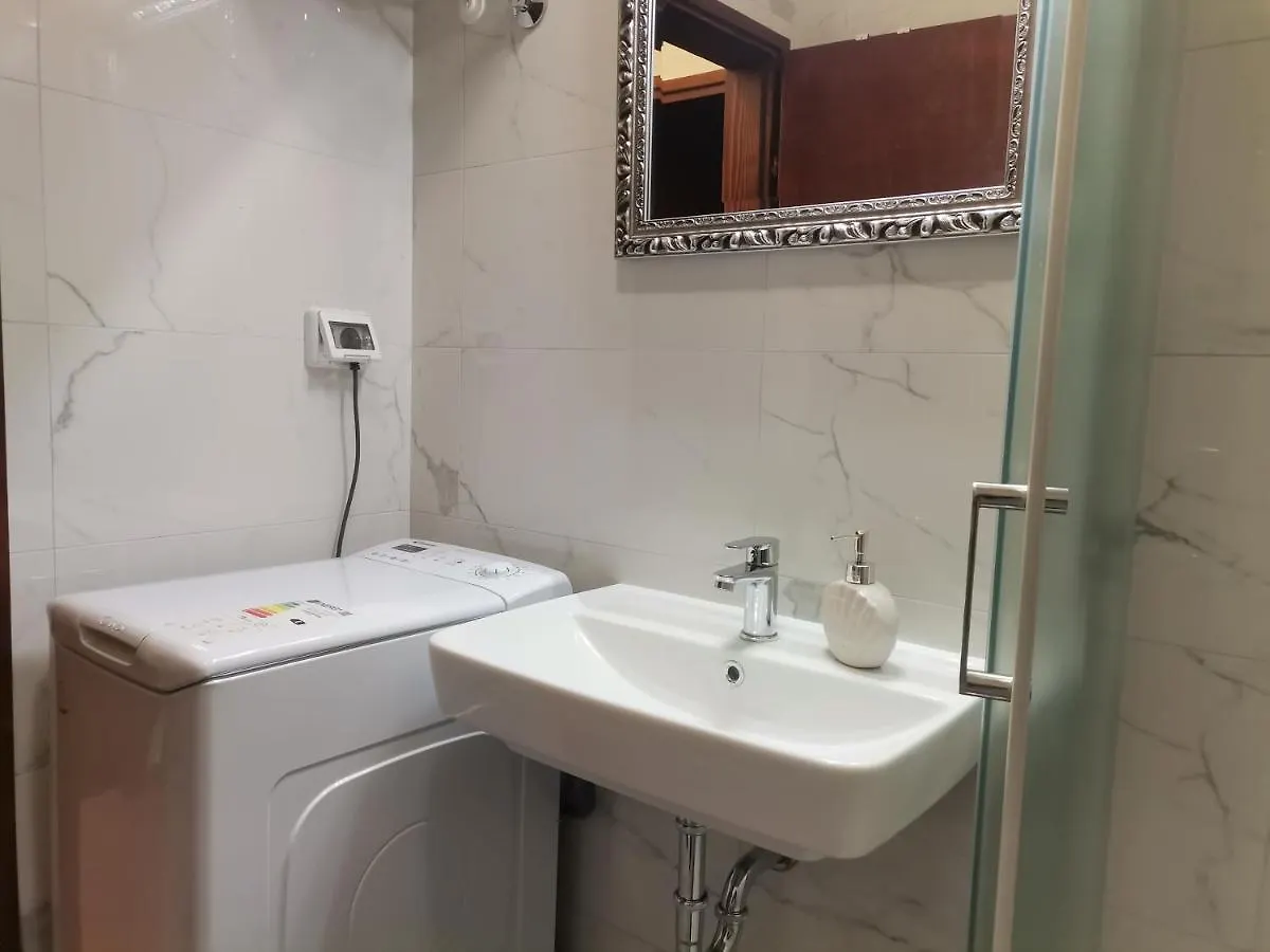 Renato Apartment Basanija
