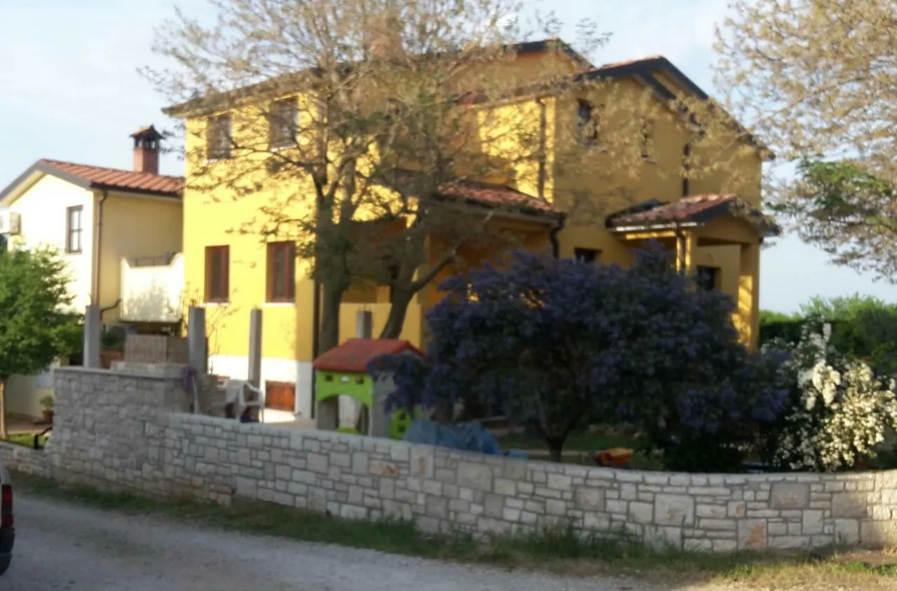 Renato Apartment Basanija Croatia